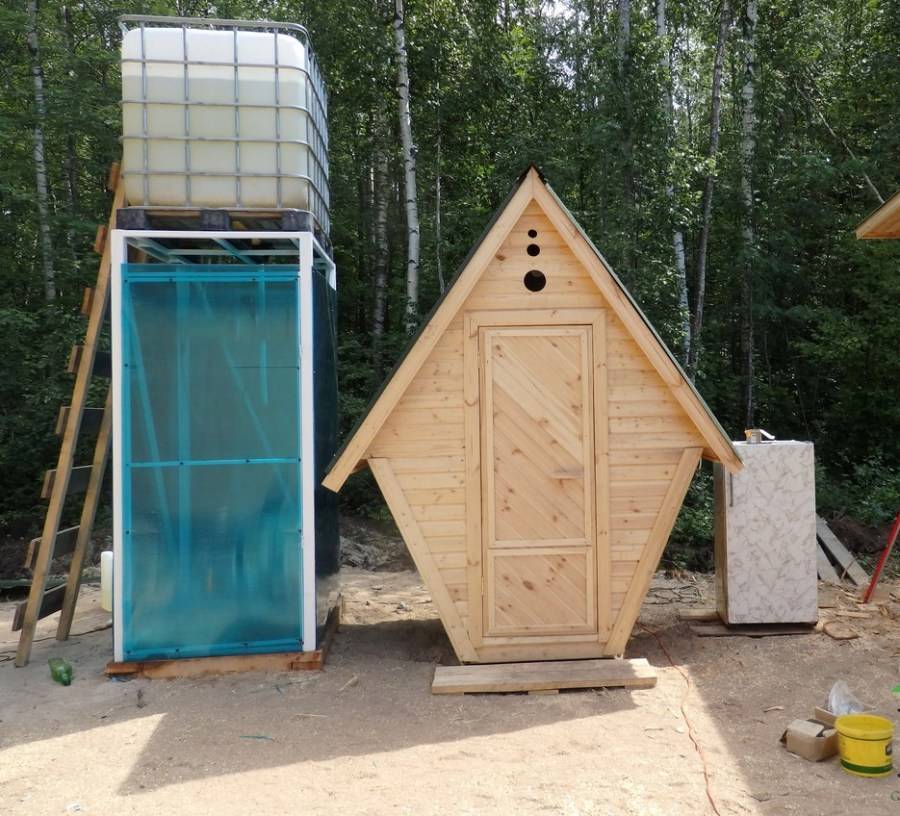 Douche d'été à faire soi-même pour un chalet d'été avec chauffage - photo, dessin, dimensions