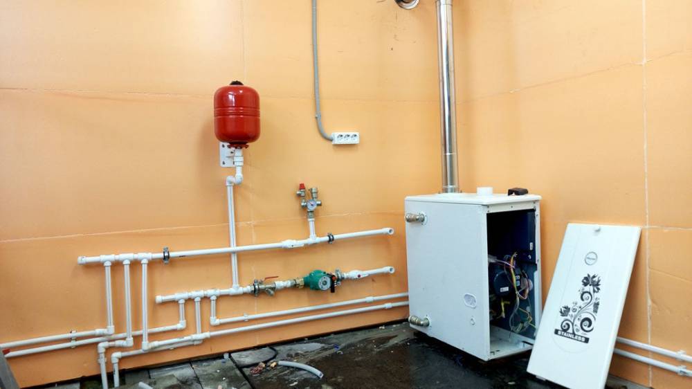 Chauffage de garage à faire soi-même: comment le faire à moindre coût et rapidement (le moyen le plus économique), les options de chauffage sont plus chères