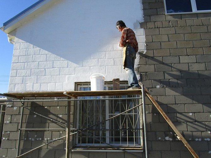 Peinture pour conduites de gaz: règles et réglementations pour la peinture à l'intérieur de l'appartement et dans la rue 