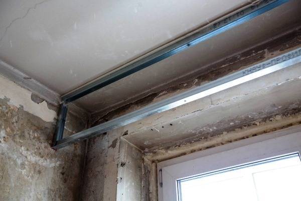 Insonoriser le plafond d'un appartement sous plafond tendu: comment bien équiper l'insonorisation