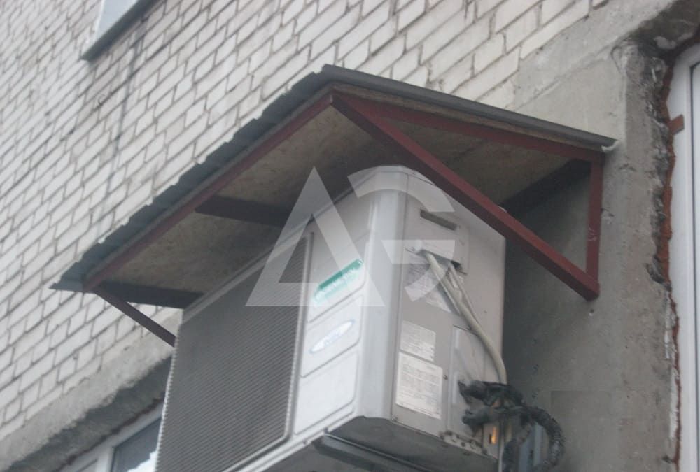 Auvent au-dessus de la porte de garage: comment faire un auvent de vos propres mains, instructions avec photo