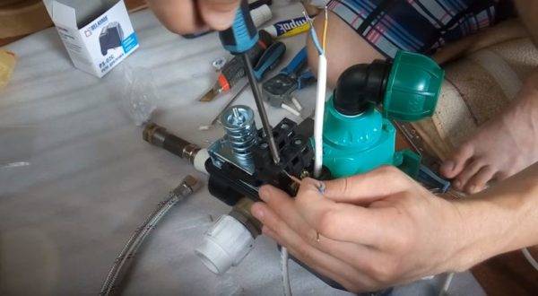 Réglage de la station de pompage: règles et algorithme de mise en place du fonctionnement de l'équipement