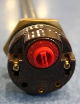 Éléments chauffants avec thermostat pour chauffer l'eau