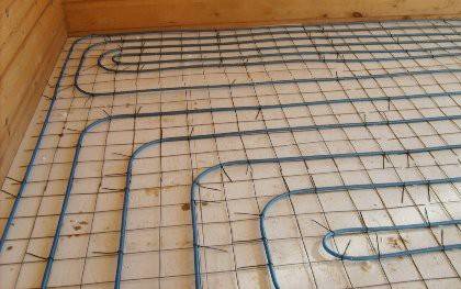 L'appareil d'un plancher d'eau chaude de vos propres mains: à quoi devrez-vous faire face lors de l'installation?