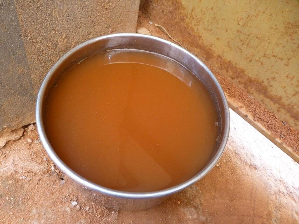 Pourquoi y a-t-il de l'eau boueuse dans le puits - débarrassez-vous de la turbidité et du jaunissement