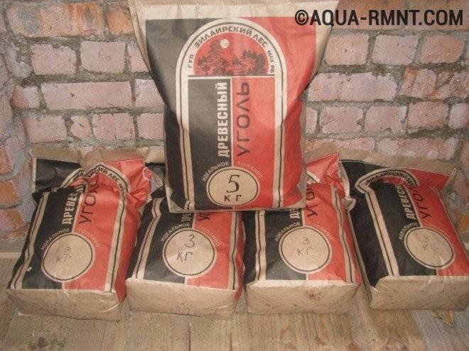 Nous fabriquons un filtre à eau de nos propres mains pour nettoyer l'eau des puits et des forages