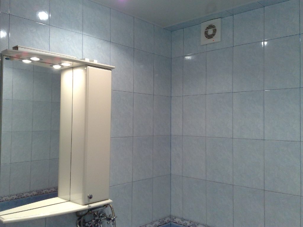 Ventilation dans la salle de bain et les toilettes - caractéristiques d'installation dans une maison privée