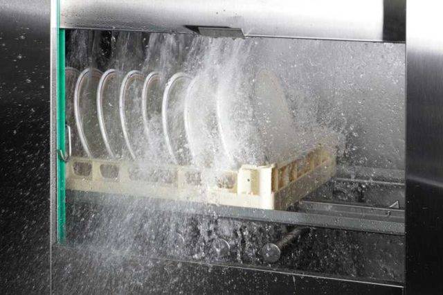 Réservoir de lave-vaisselle : causes et options des pannes + moyens de les éliminer