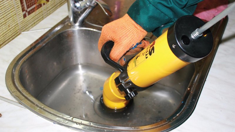 Nettoyage des canalisations d'égout : une analyse des méthodes les plus efficaces