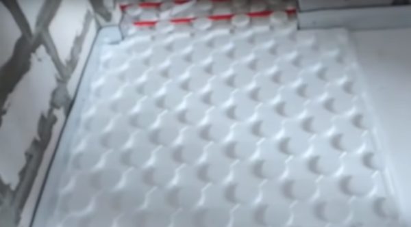 Plancher d'eau chaude dans une maison privée: schémas, règles de l'appareil + instructions d'installation