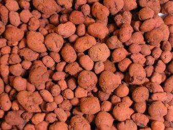 Isolation d'une cheminée à gaz : options d'isolation thermique et technologie d'isolation de cheminée