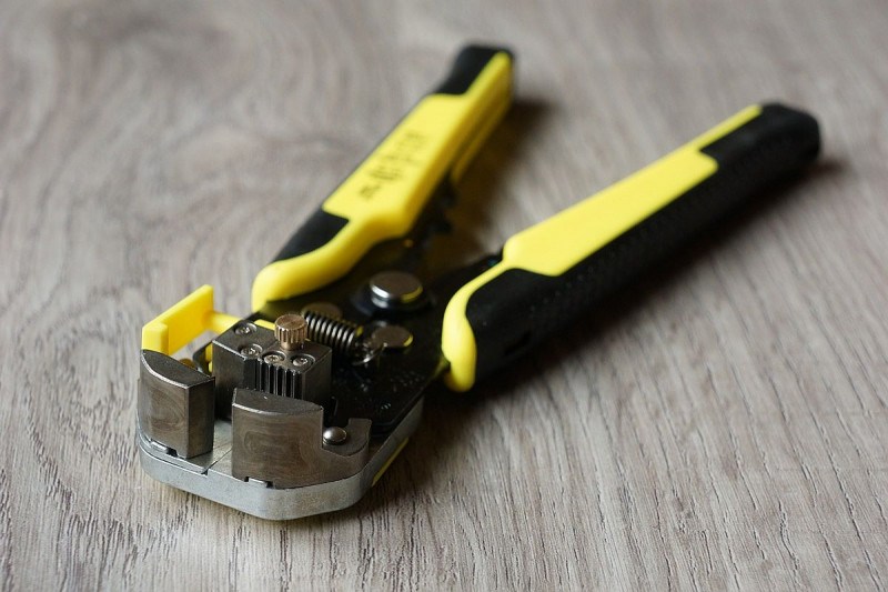 Types de décapants et leurs caractéristiques techniques: quel outil vaut-il mieux choisir