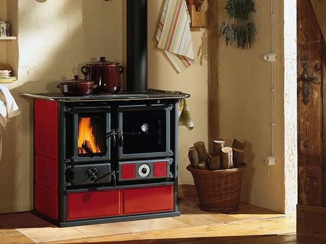 Chauffage poêle à faire soi-même avec un circuit d'eau: schéma et vidéo