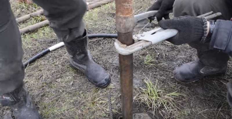 Puits d'eau à faire soi-même: règles de construction + analyse de 4 méthodes de forage populaires