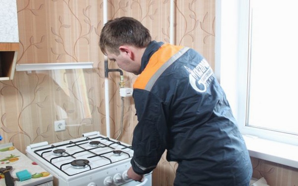 Comment utiliser une cuisinière à gaz: règles générales de fonctionnement, ce qu'il faut faire est strictement interdit.