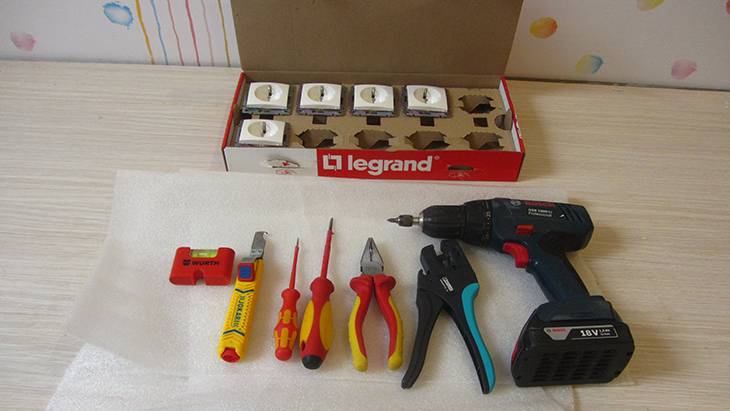 Comment changer et refaire la prise: instructions étape par étape pour le remplacement