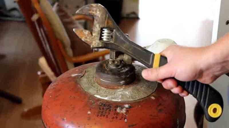 Brasier à faire soi-même à partir d'une bouteille de gaz: instructions et caractéristiques