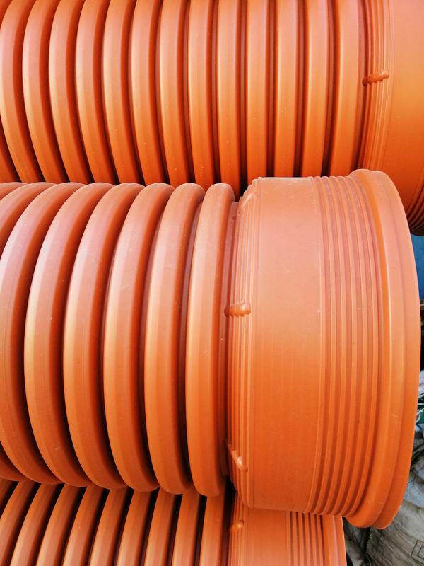 Tuyaux ondulés pour assainissement externe: types, règles et normes d'application