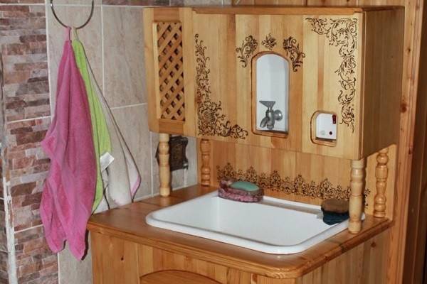 Lavabo à faire soi-même pour offrir : aperçu des meilleurs designs et exemples de produits faits maison