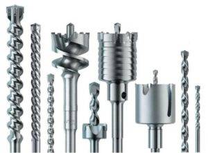 Un moyen facile de percer le plafond sans poussière