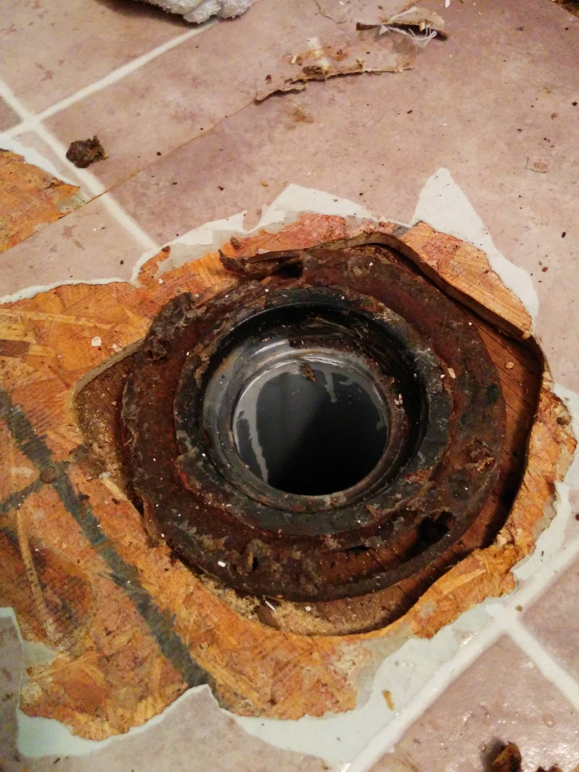 Remplacement à faire soi-même des tuyaux d'égout dans un appartement