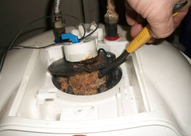 Comment changer le chauffage du chauffe-eau: instructions étape par étape