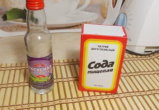 Comment et mieux laver le bain blanc: compositions industrielles et folkloriques efficaces + conseils précieux