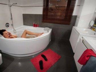 Les principales étapes de l'installation d'une baignoire de vos propres mains: options acrylique, fonte et acier