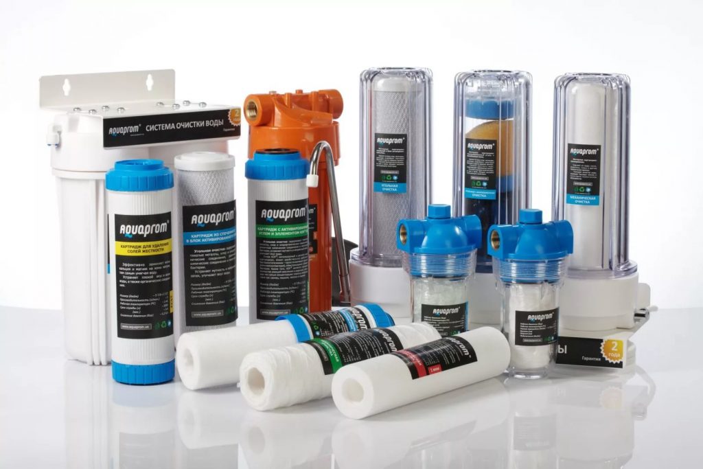 Quel filtre aquaphore vaut-il mieux choisir: pour un appartement et une maison privée, pour acheter des carafes à eau ou des systèmes à installer sous l'évier, que disent les critiques?