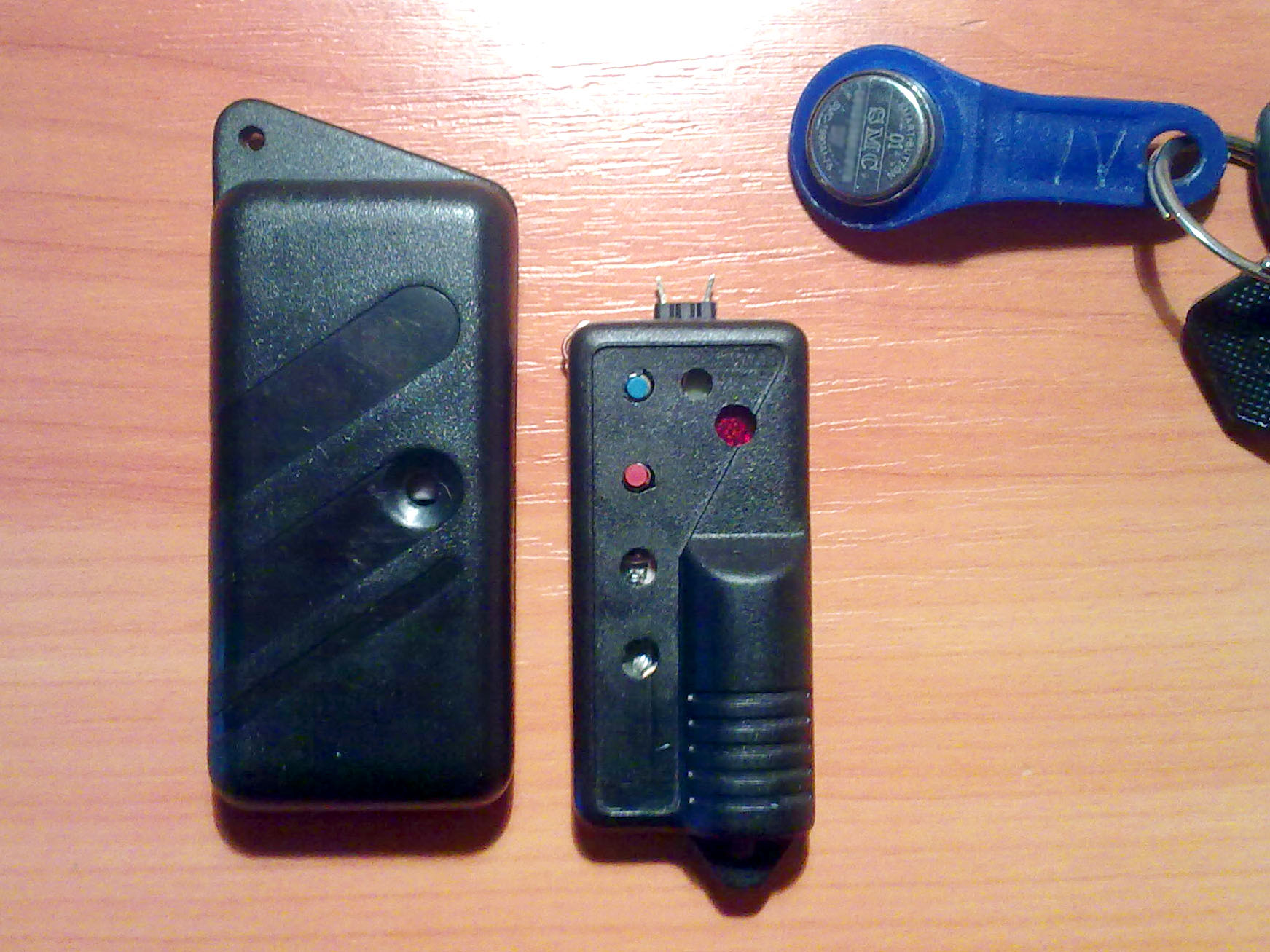 Le secret de la clé de l'interphone. Lequel ouvrira une porte?