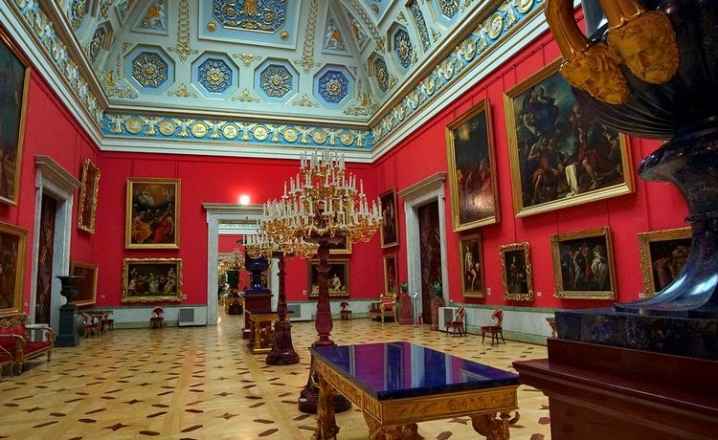 La deuxième lumière dans la maison est une technique architecturale pour agrandir l'espace à l'intérieur