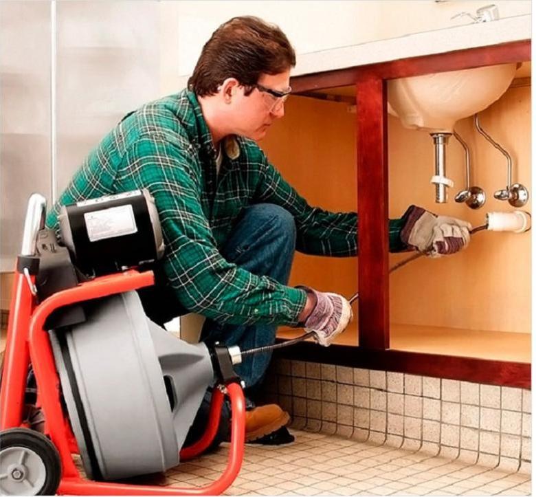 Comment nettoyer les tuyaux d'égout: types de blocages dans les tuyaux d'égout et comment les éliminer