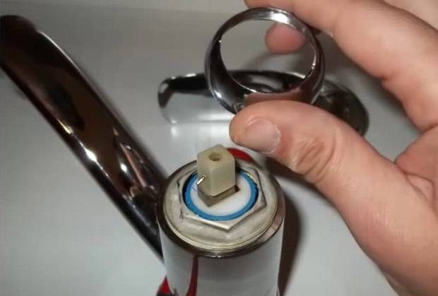 Comment changer la cartouche dans le mélangeur: instructions étape par étape pour l'auto-réparation