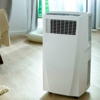 Le dispositif de l'unité intérieure du système split: comment démonter l'équipement pour le nettoyage et la réparation