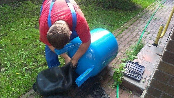 Que faire en cas de fuite d'air dans l'accumulateur Varem