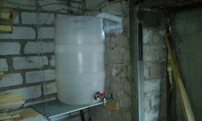 Comment organiser un système de collecte des eaux de pluie pour l'approvisionnement ultérieur en eau à la maison?