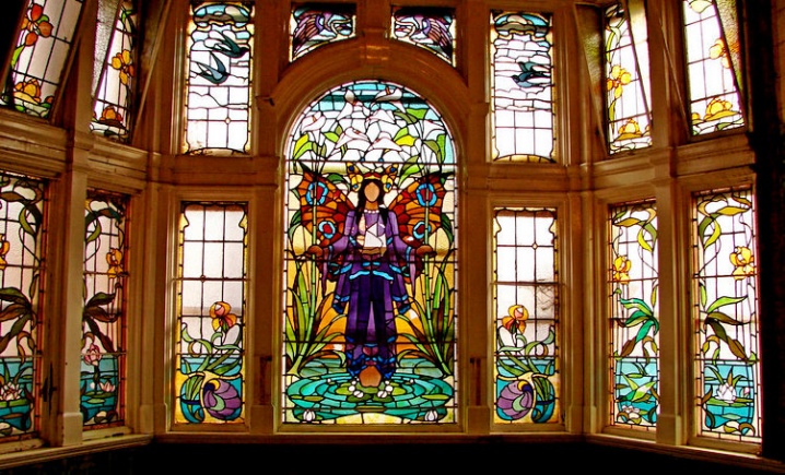 La deuxième lumière dans la maison est une technique architecturale pour agrandir l'espace à l'intérieur