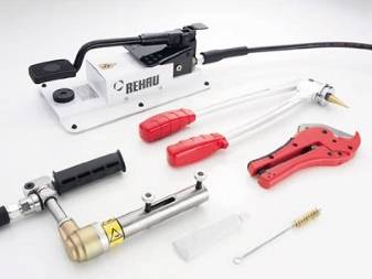 Comment choisir une pince à sertir pour tuyaux métal-plastique - nous analysons les critères de choix d'un outil