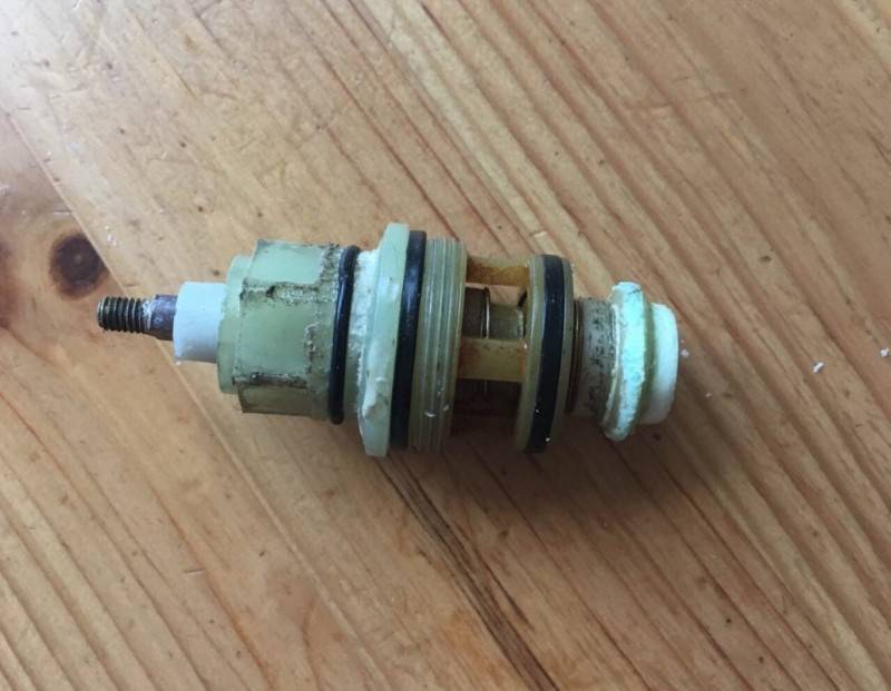 Réparation de robinet à levier unique à faire soi-même: instructions étape par étape