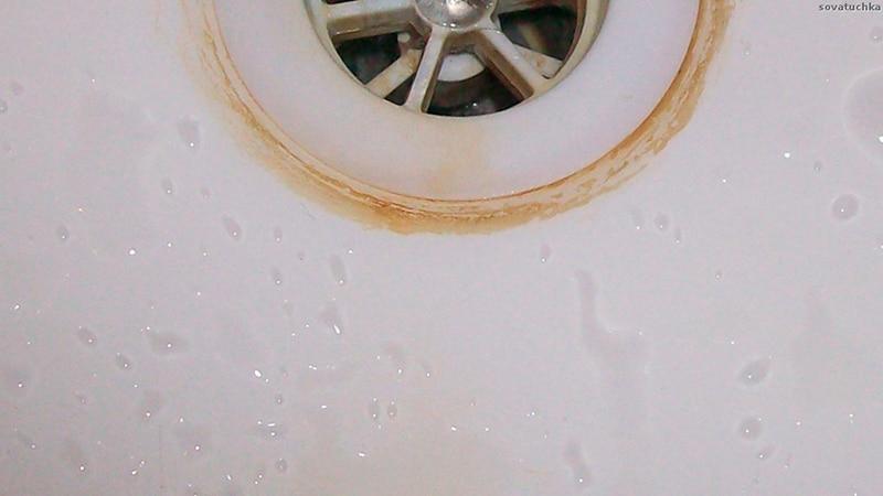 Entretien du bain acrylique à la maison: conseils utiles