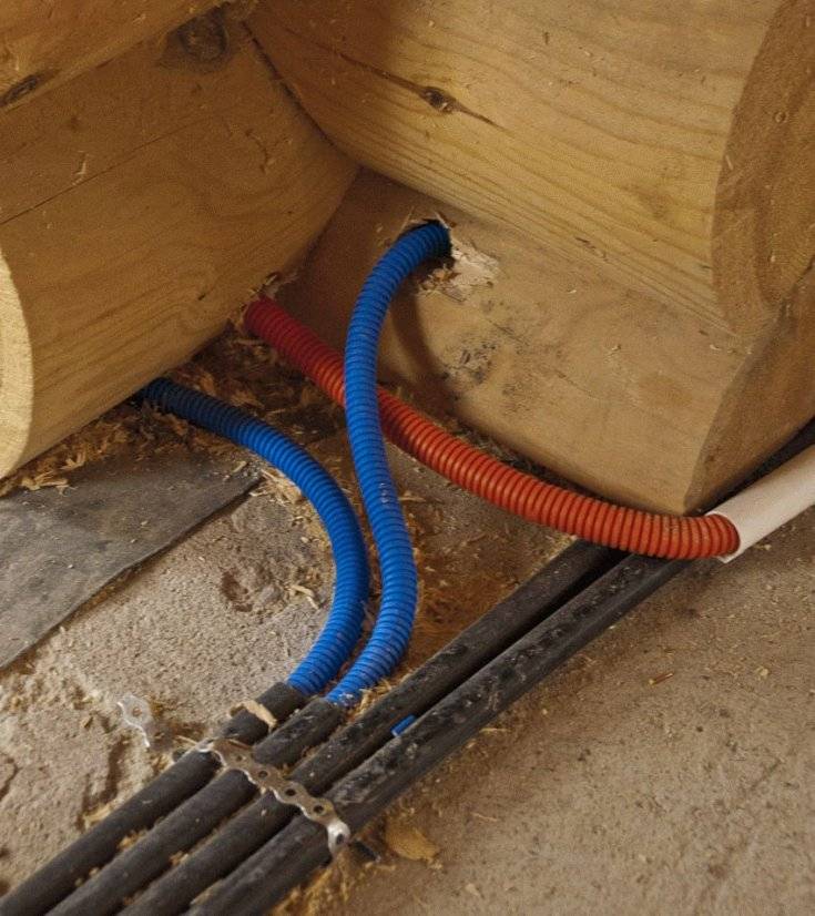 Assemblage et installation d'un lustre: instructions détaillées pour l'installation et la connexion de vos propres mains