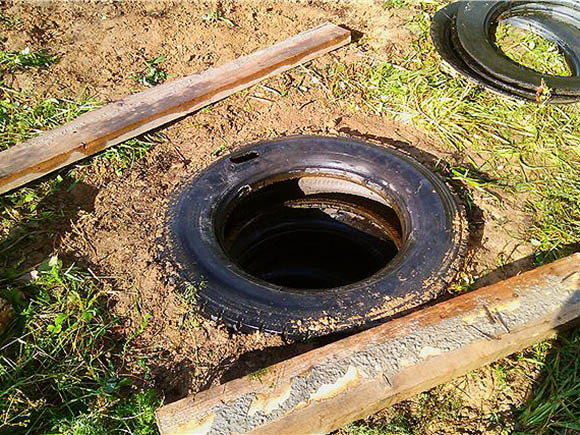 Fosse septique de pneus à faire soi-même: exigences d'installation, sélection des pneus, installation étape par étape, vidéo
