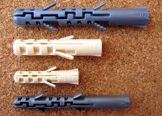 3 façons de réparer une cheville qui tombe du mur