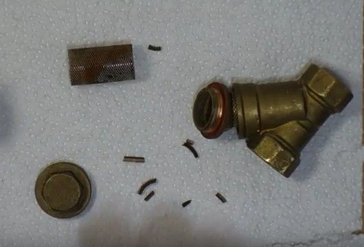 Morceaux d'argile dans la colonne montante d'eau chaude - que faire