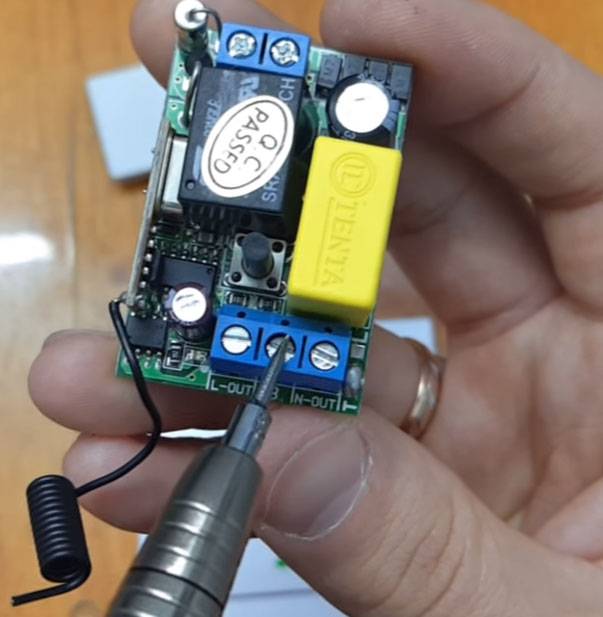 Installation et réparation d'un interrupteur rétro-éclairé