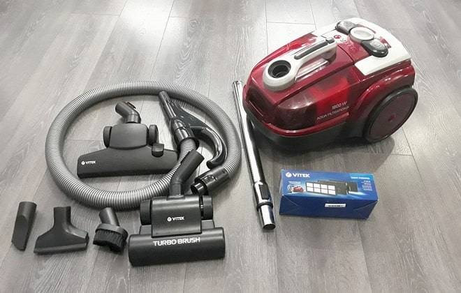 Test de l'aspirateur Vitek VT 1833 : l'aquafiltration à un super prix