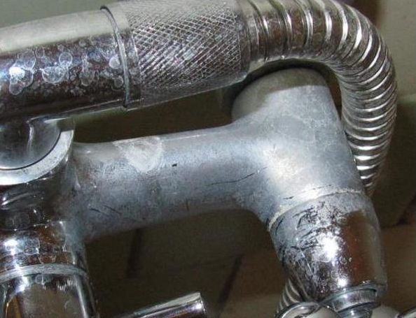 Comment nettoyer l'intérieur du mélangeur de la plaque