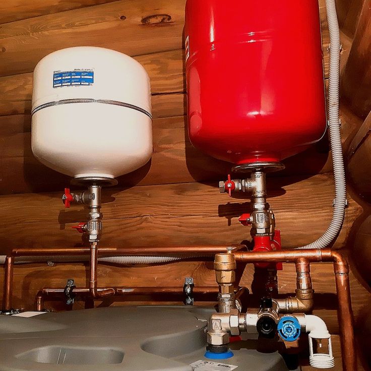 Vase d'expansion pour la sélection de l'alimentation en eau, l'installation