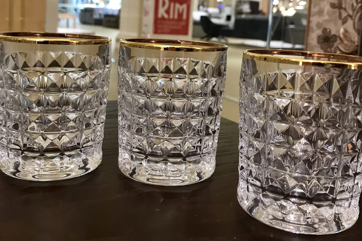 7 façons d'utiliser magnifiquement la verrerie en cristal indésirable