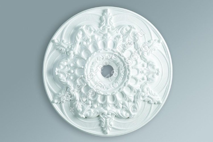 Rosaces de plafond à l'intérieur - un moyen de créer un décor original et élégant